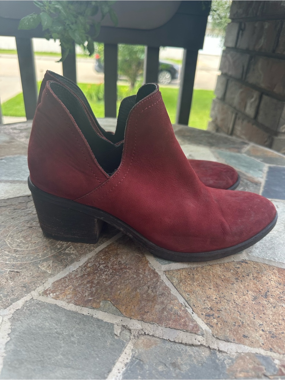 Bueno size 39Women’s Suede Ankle Booties — Burgundy - Picture 5 of 12